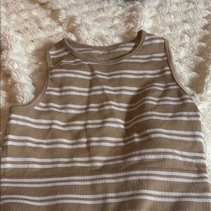 women’s crop tank top